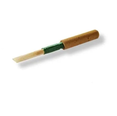 Fox Renard Oboe Reed with cane reed and green thread